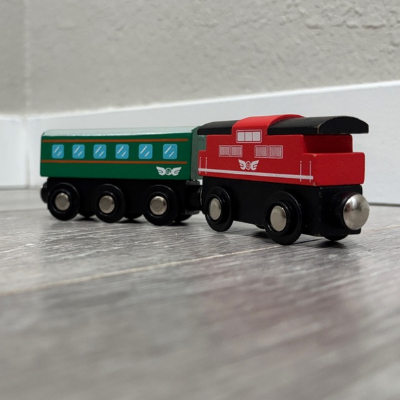 Lil Chugs Wooden Passenger Express Train Set - Picture 8 of 8